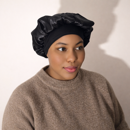 Kindy Dalein en bonnet HairMakiti en profil 